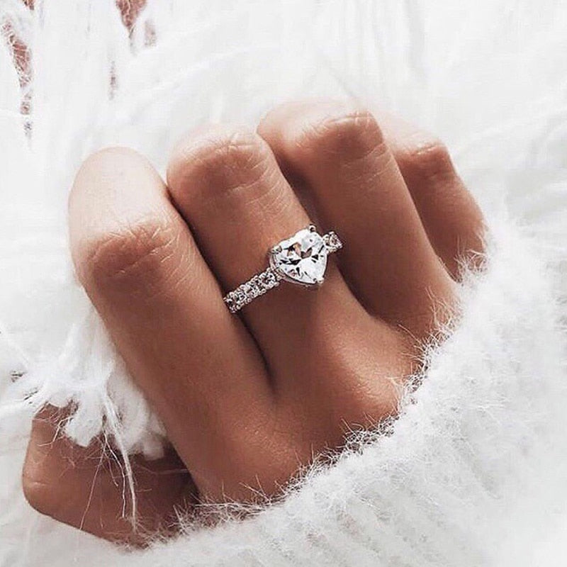 Heart-shaped zircon ring