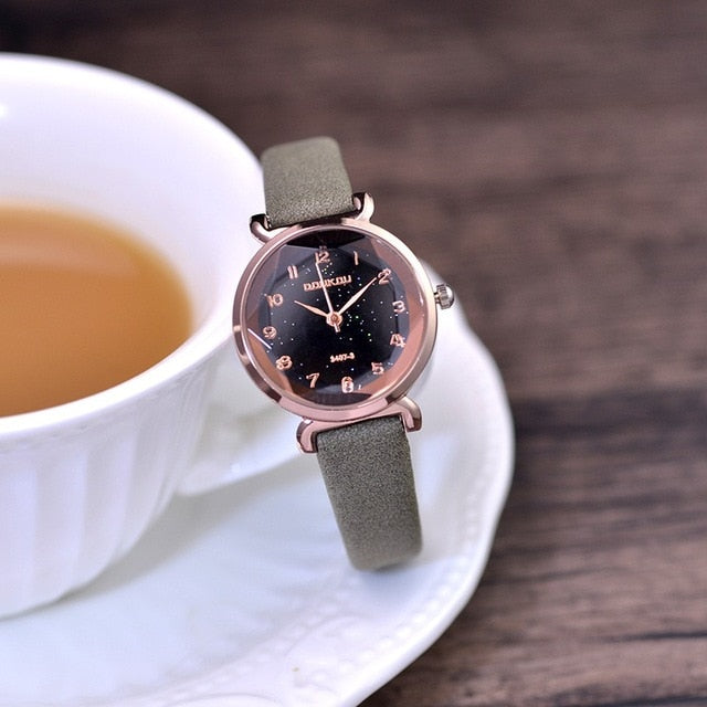 Vintage leather quartz women watch